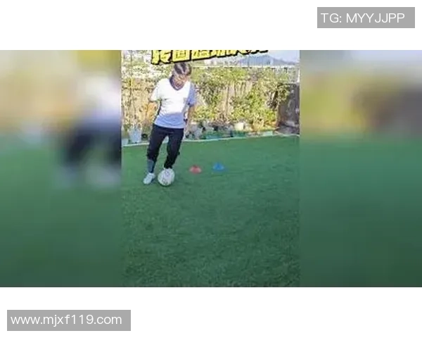 贾尼尔花式足球教学全攻略助你轻松掌握炫酷技巧与精彩表演